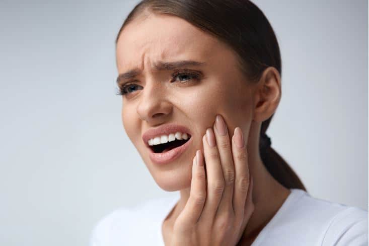 Ανέκδοτο: Ο Οδοντίατρος και η φοβιτσιάρα πελάτισσα! Επικό γέλιο