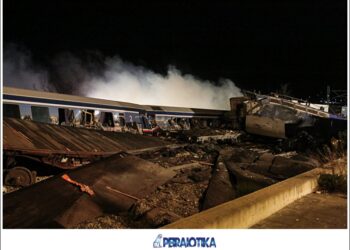 Σύγκρουση δυο αμαξοστοιχιών στα Τέμπη, Τετάρτη 1 Μαρτίου 2023. Σύμφωνα με την ανακοίνωση της Hellenic Train, στον Ευαγγελισμό σημειώθηκε μετωπική σύγκρουση δύο αμαξοστοιχιών: μιας εμπορευματικής αμαξοστοιχίας και της αμαξοστοιχίας IC 62 που είχε αναχωρήσει από Αθήνα προς Θεσσαλονίκη. 
(ΛΕΩΝΙΔΑΣ ΤΖΕΚΑΣ/EUROKINISSI)