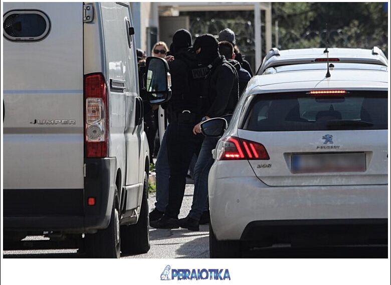Απολογία στον εισαγγελέα των δύο συλληφθέντων από την Ελληνική Αστυνομία για τις δολοφονίες των Βασίλη Ρουμπέτη και Γιάννη Σκαφτούρου, Πέμπτη 18 Ιανουαρίου 2024. 
(ΓΙΑΝΝΗΣ ΠΑΝΑΓΟΠΟΥΛΟΣ/EUROKINISSI)