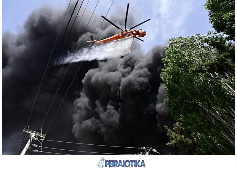 Εκρηξη και πυρκαγιά σε εργοστάσιο κατασκευής τηγανιών, στην οδό Αιγιδών στο Πανόραμα Κηφισιάς. Τετάρτη 12 Ιουνίου 2024  (ΜΙΧΑΛΗΣ ΚΑΡΑΓΙΑΝΝΗΣ / EUROKINISSI)